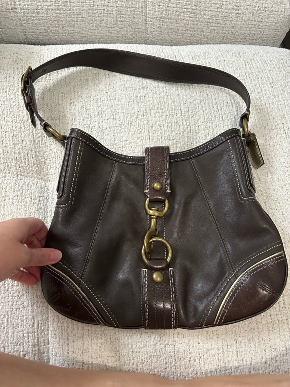 Coach Hampton bag in brown - alt Serena Van Der Woodsen - Picture 2 of 14